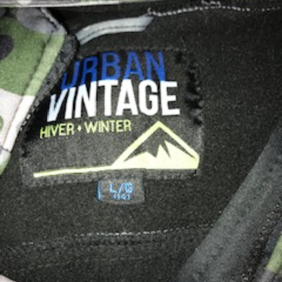 Zip up light camp jacket - Picture 2 of 2